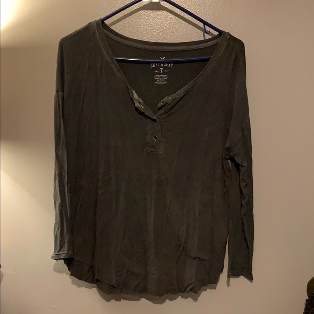 American Eagle shirt